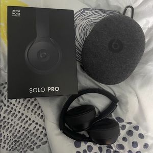 Black Beats Solo Pro 3